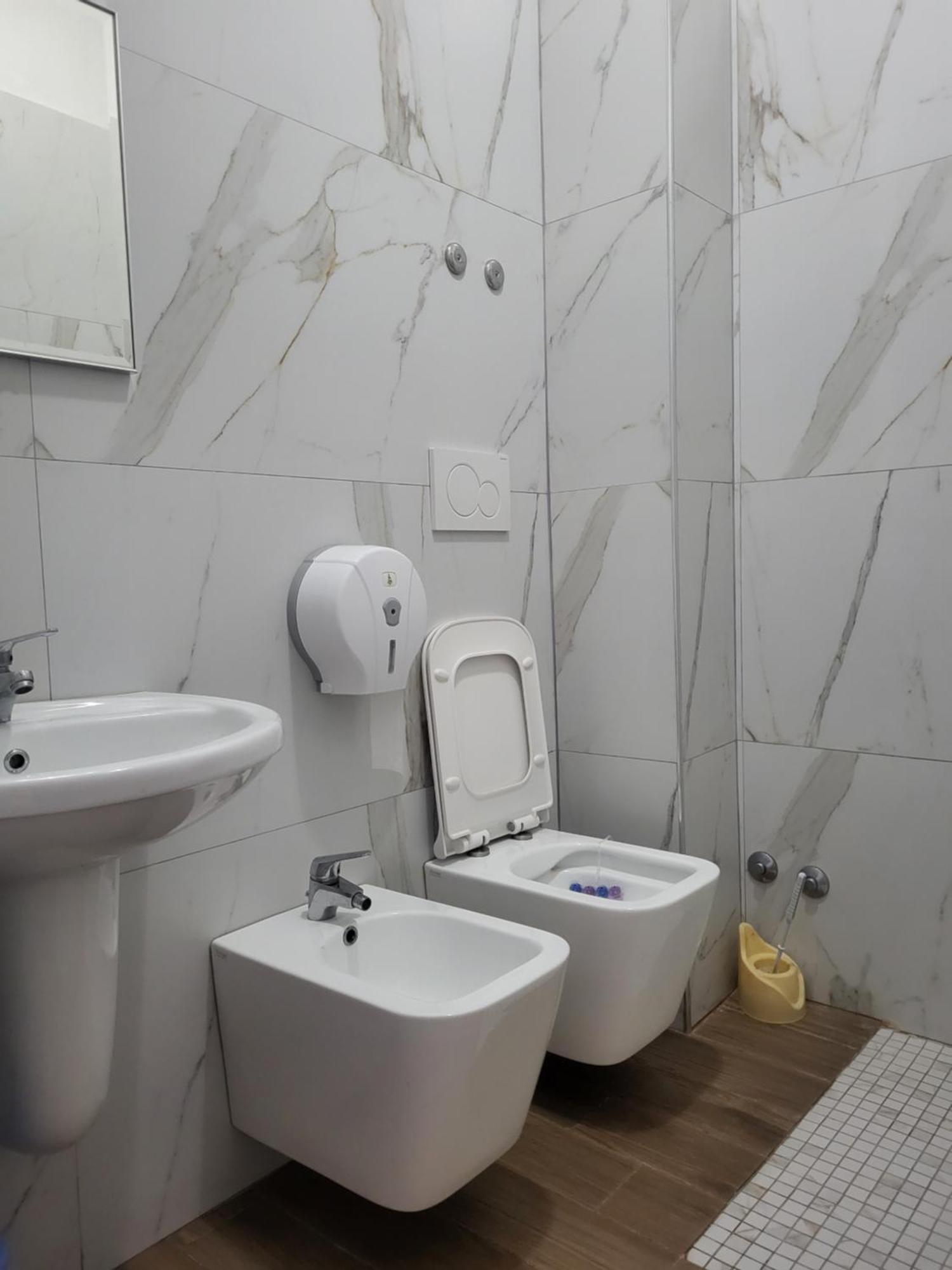 Hotel Europa Lezhë Zewnętrze zdjęcie