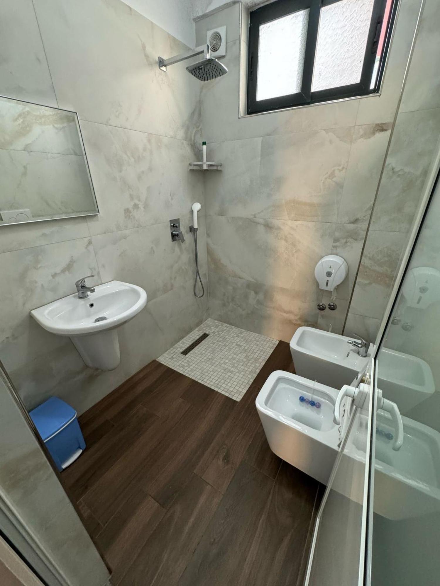 Hotel Europa Lezhë Zewnętrze zdjęcie
