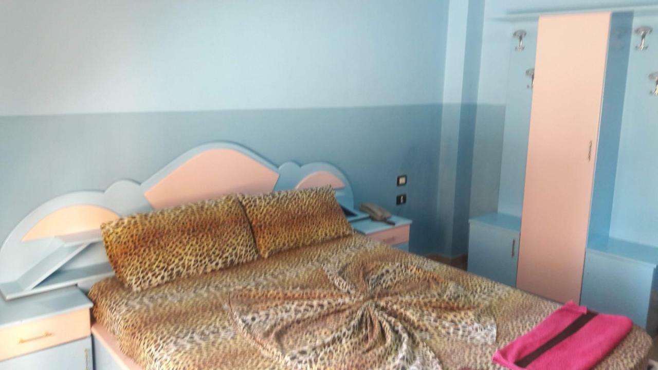 Hotel Europa Lezhë Zewnętrze zdjęcie