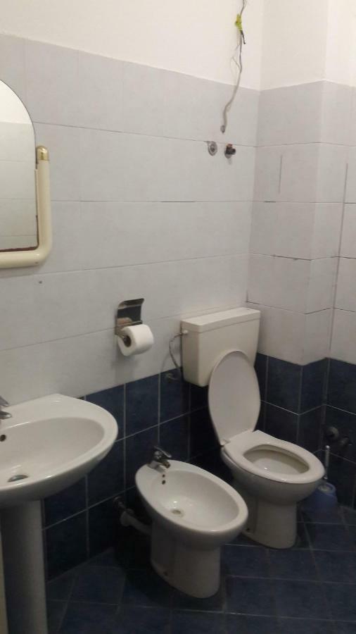 Hotel Europa Lezhë Zewnętrze zdjęcie