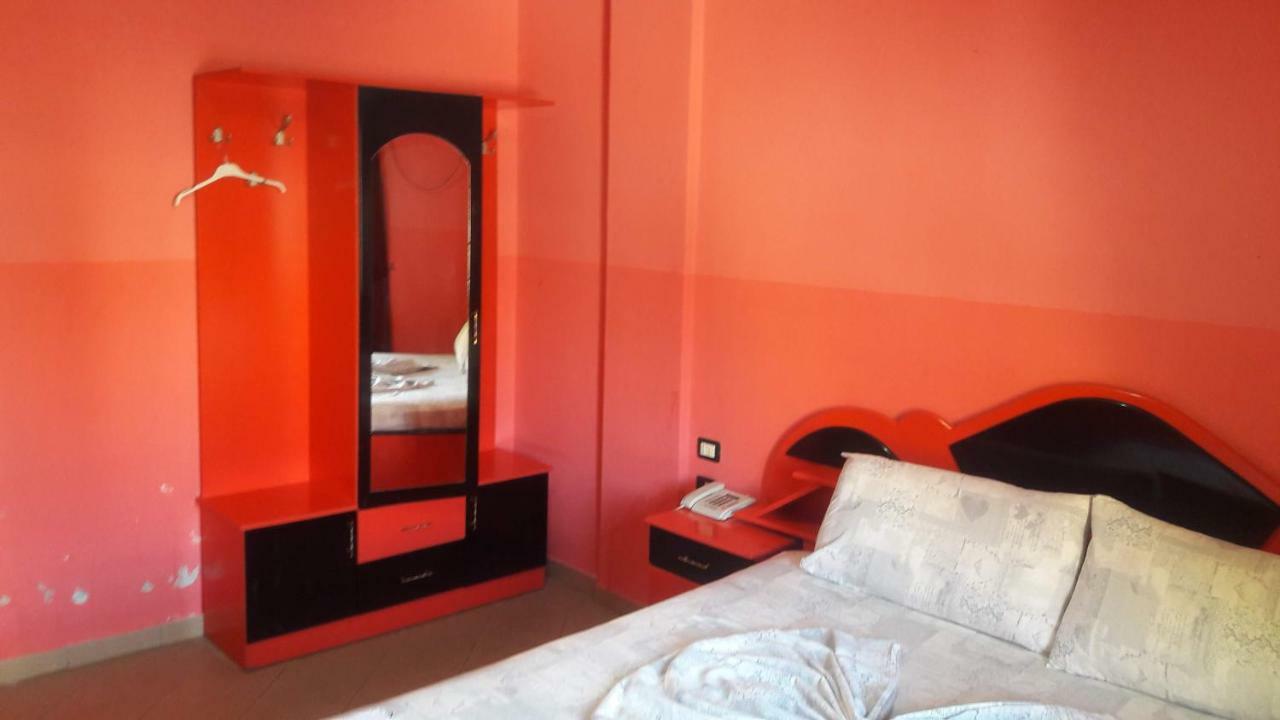 Hotel Europa Lezhë Zewnętrze zdjęcie
