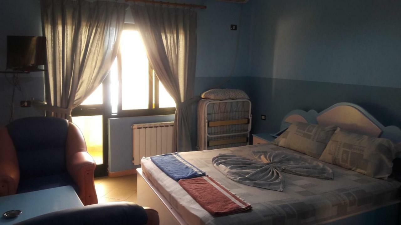Hotel Europa Lezhë Zewnętrze zdjęcie