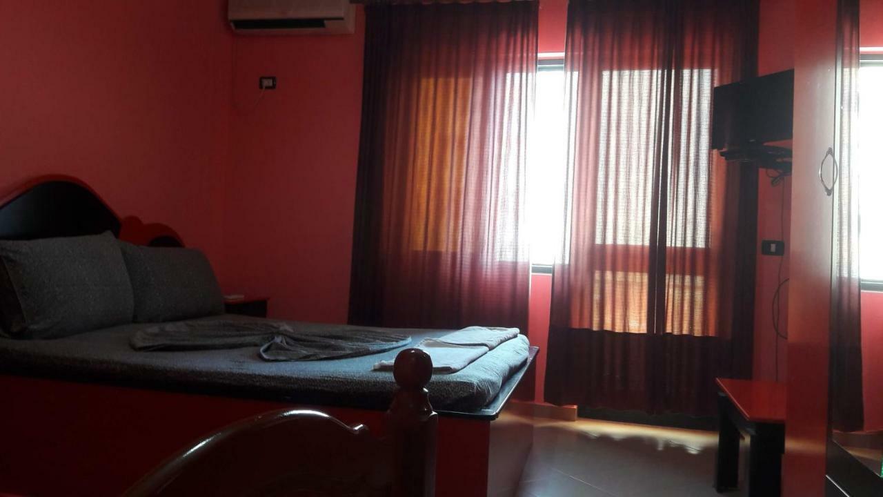 Hotel Europa Lezhë Zewnętrze zdjęcie